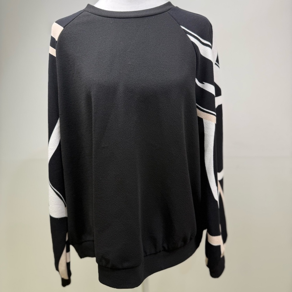 3/$25 SHEIN Black Crewneck Top with Abstract Print Sleeves | Size XL |Excellent - Picture 5 of 11
